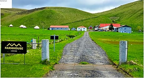 Farmhouse Lodge