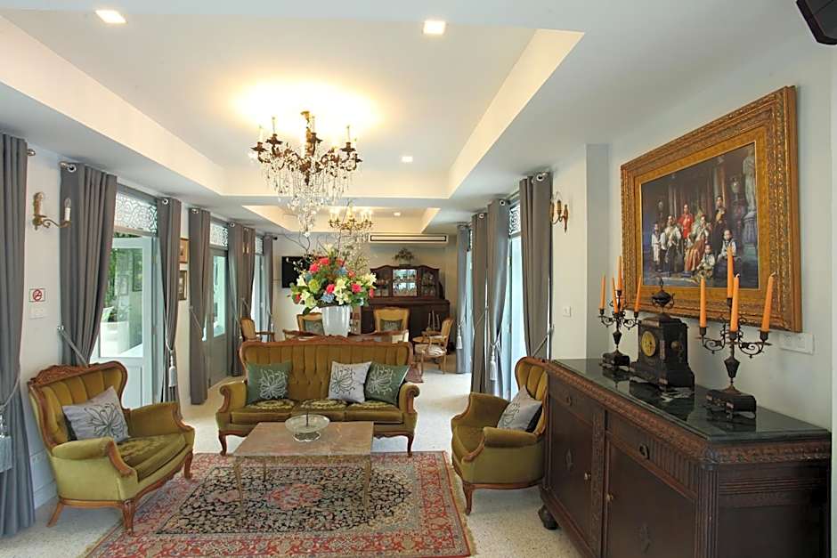 Villa Amphawa