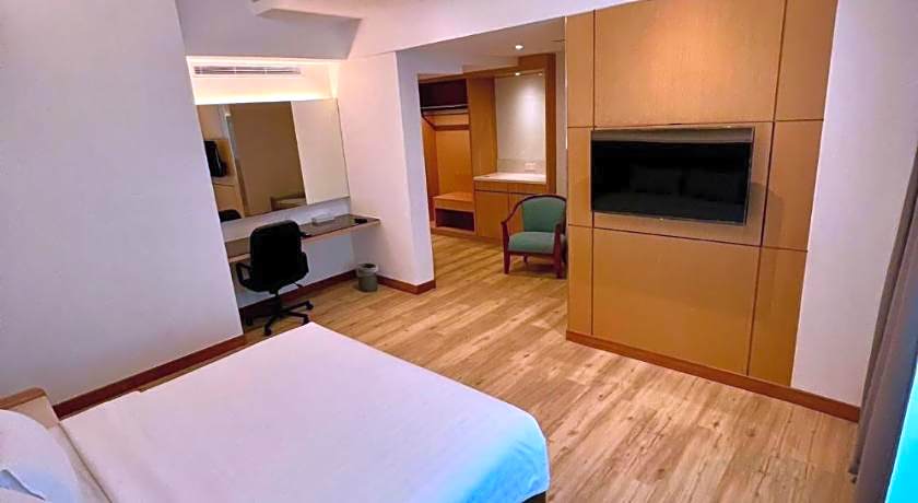 Crystal Crown Hotel Harbour View Port Klang