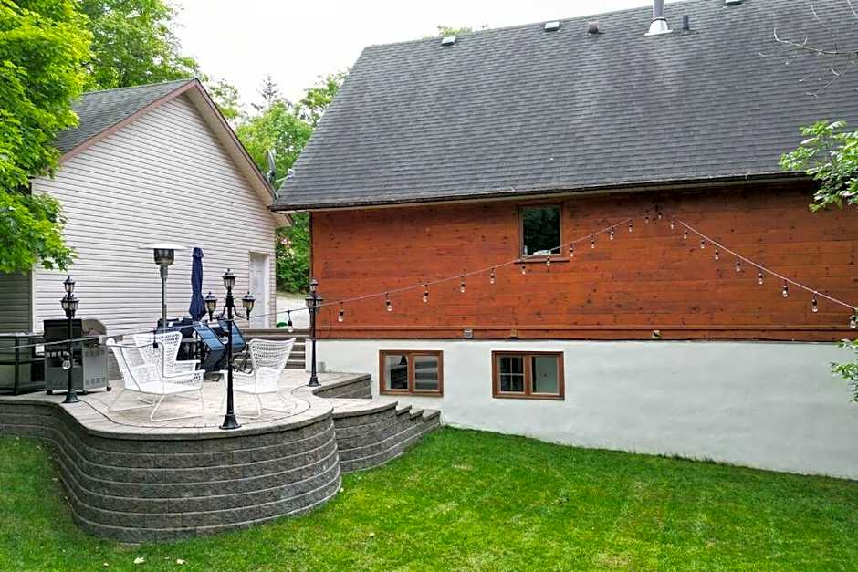 Chalet Mont Cascades w/ Spa & Fibre Optic Internet