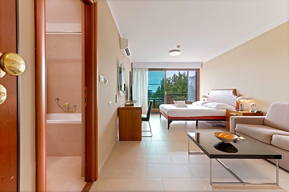 The Residence Aparthotel