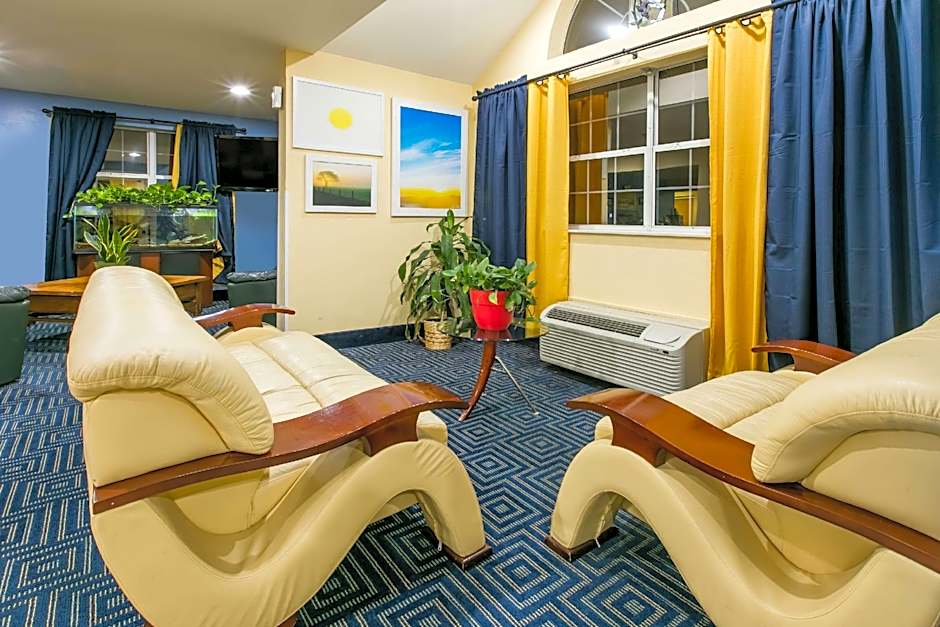 Days Inn & Suites by Wyndham Pryor
