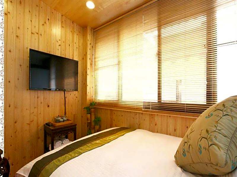 Qi Hua Zhen Ju Homestay