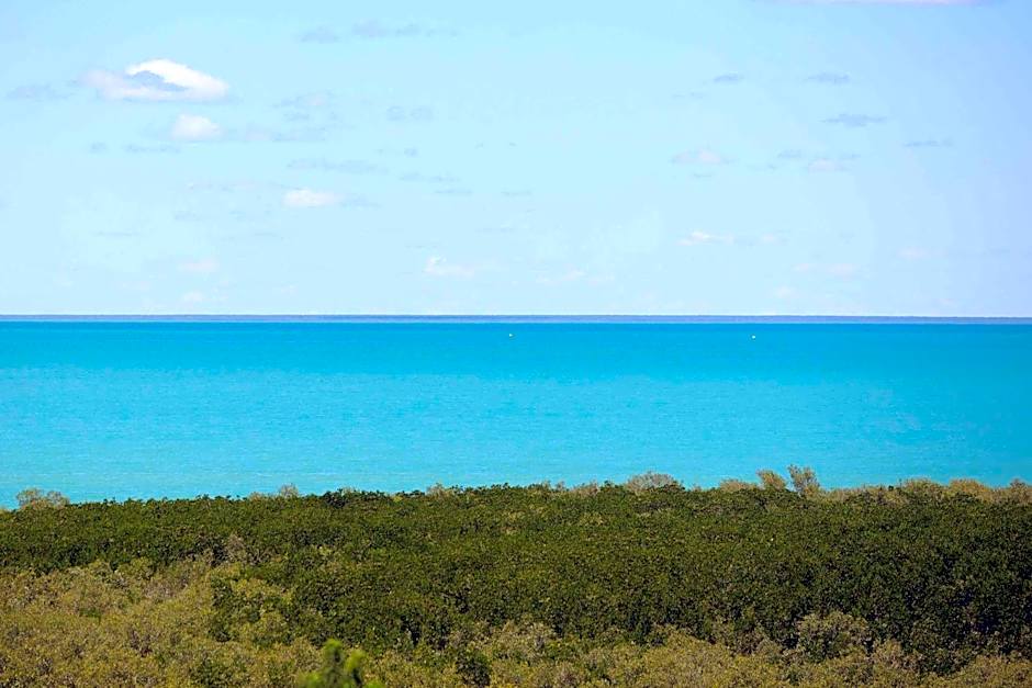 Moonlight Bay Suites