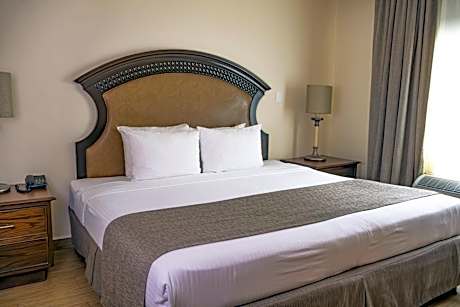 King Room with Kitchenette - Non-smoking
