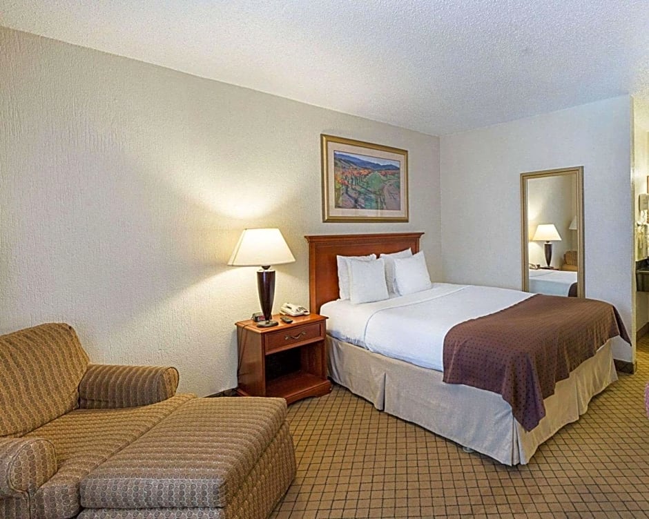 GreenTree Hotel & Extended Stay I-10 FWY Houston, Channelview, Baytown