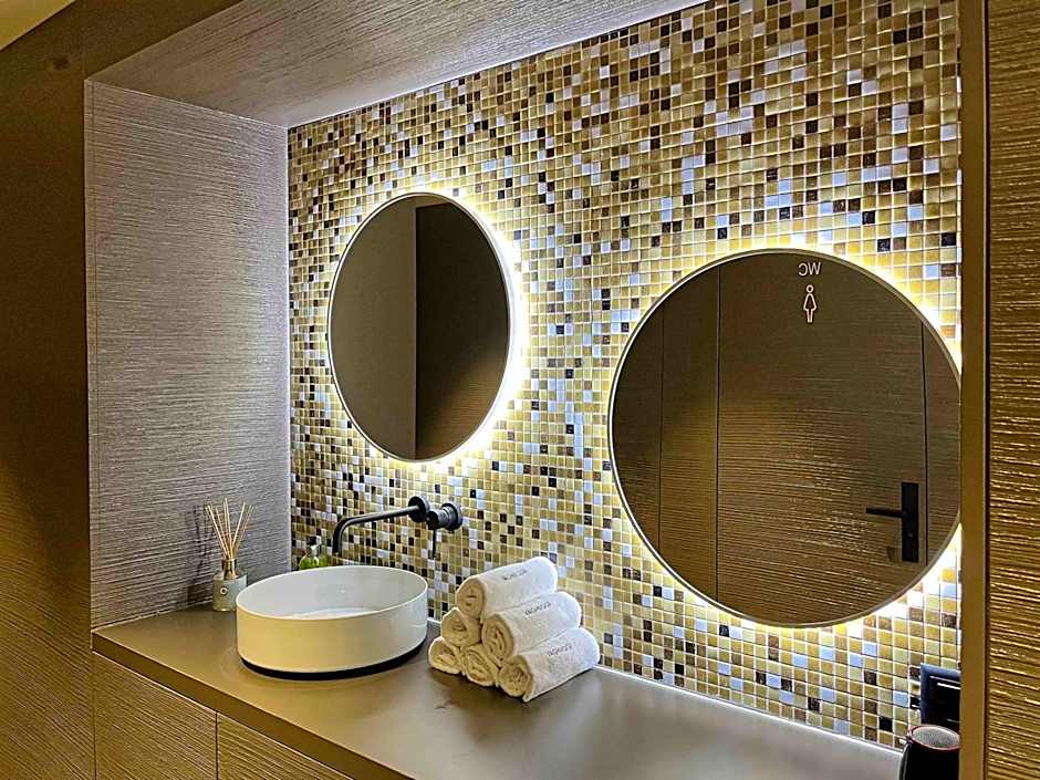 Hotel Central, SPA & LOUNGE BAR