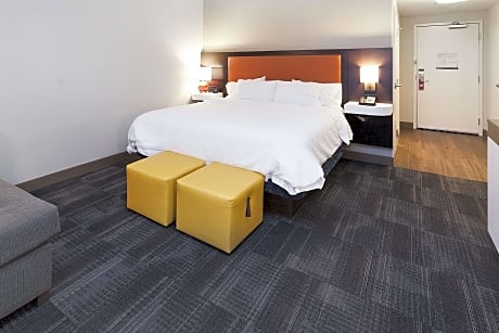 1 King Mob/Hr Acc Ri Shower Studio Frg Mic Ns