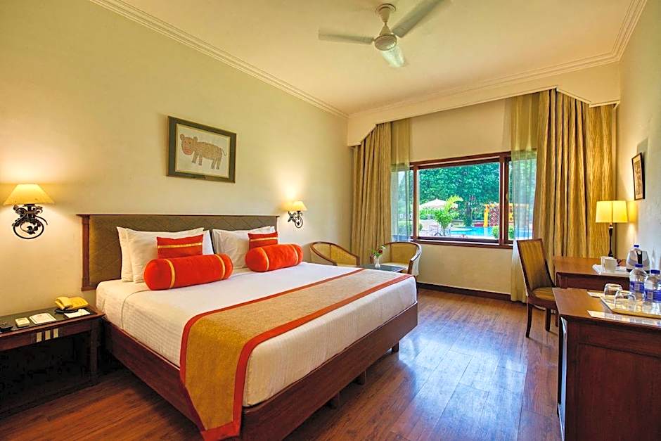 Photo 1 of 7 of Deluxe 1 King Bed, Pool View