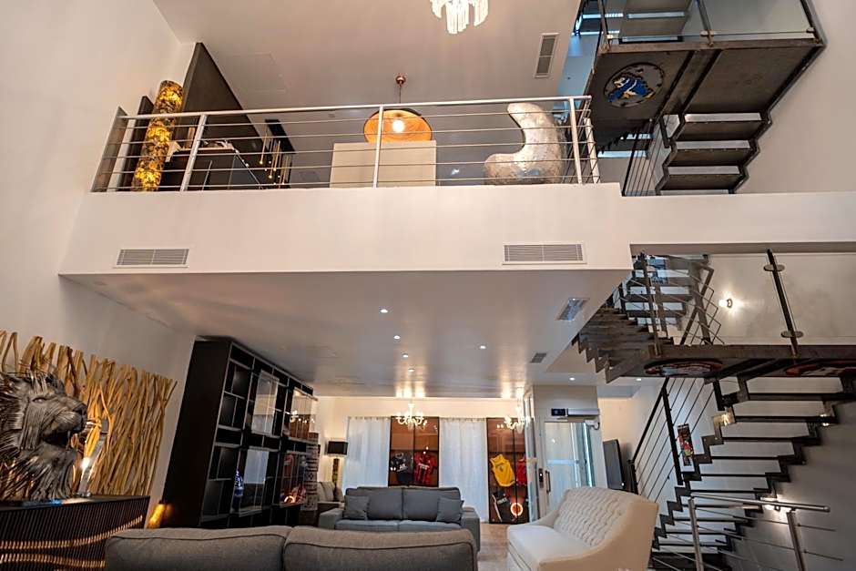 Venue C - Luxurious & Spacious - Mansion - Elevator - Patio