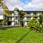 Gateway International Motel
