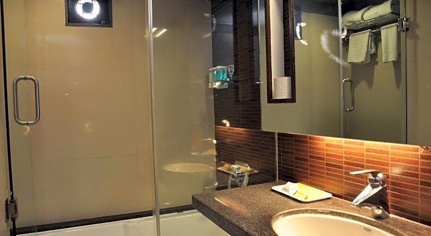 The Oriental Residency Hotel