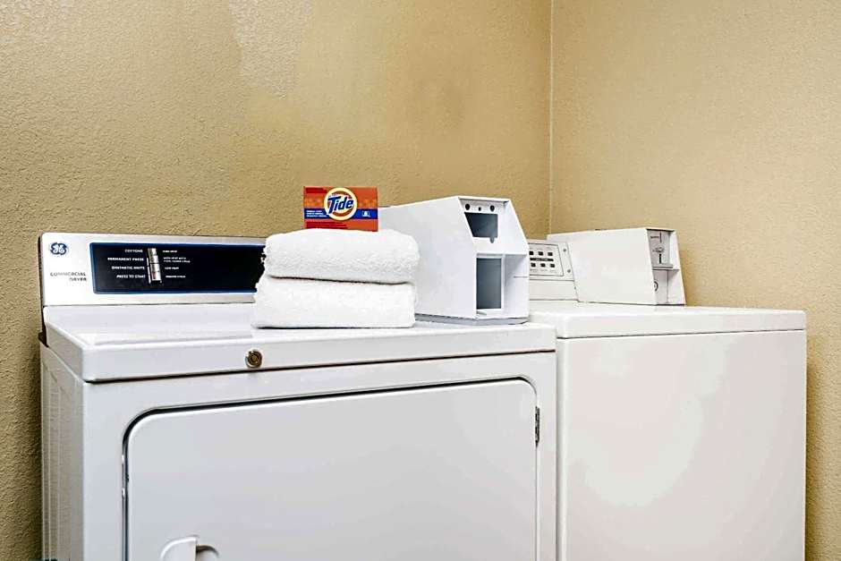 Super 8 by Wyndham Wausau