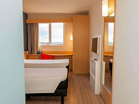 Standard Apartment With Twin Beds