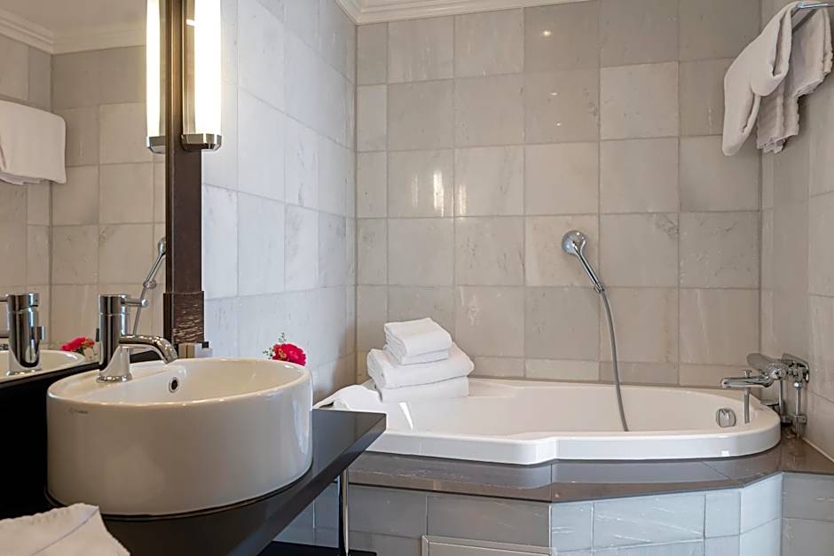 Elite Park Avenue Hotel