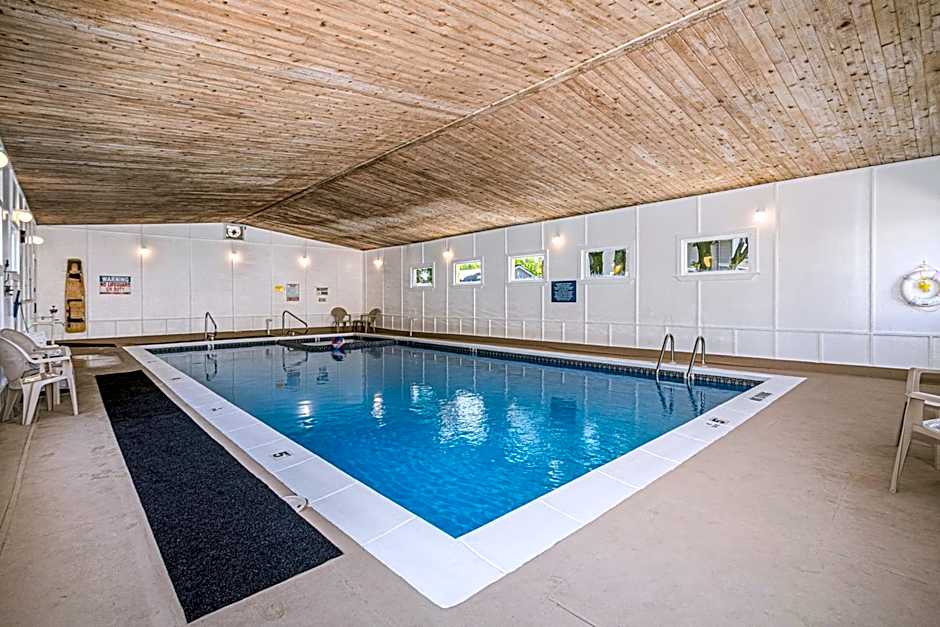 Ludington Pier House