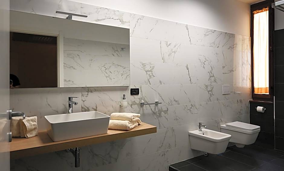 Palace Eight - Suites & Spa