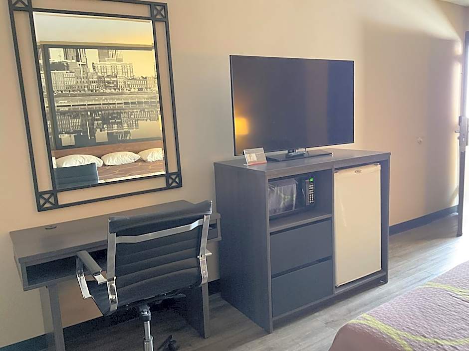 Super 8 by Wyndham Chattanooga/East Ridge