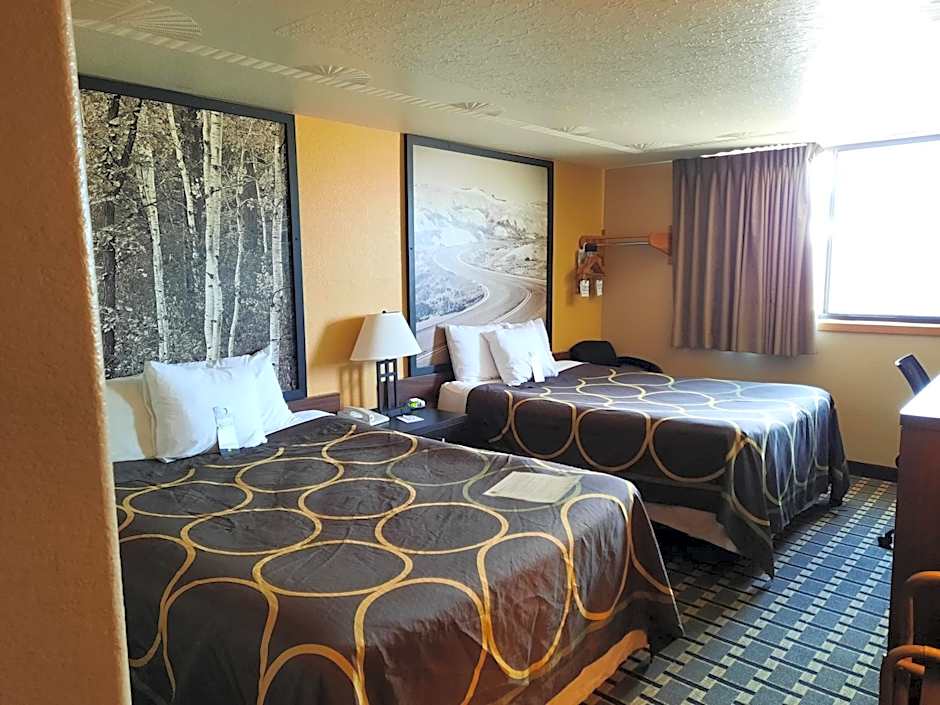 Super 8 by Wyndham Watertown