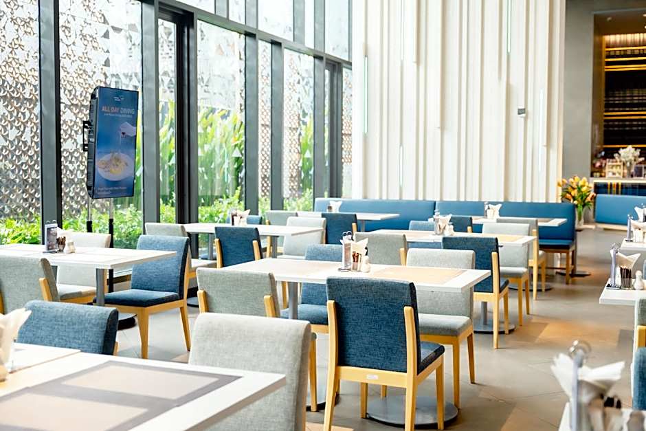 Holiday Inn Express Bangkok Soi Soonvijai By IHG