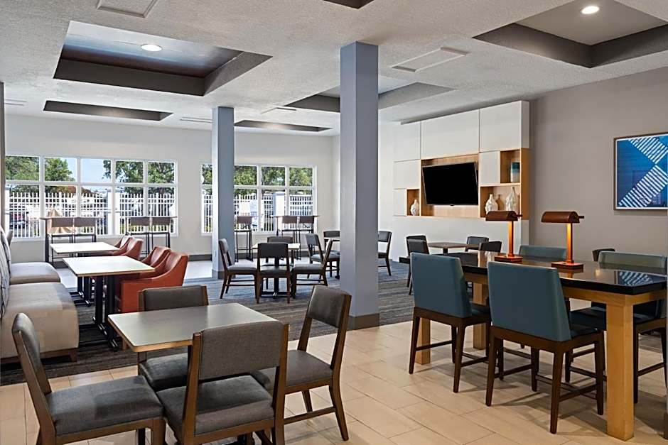 Holiday Inn Express St. Petersburg North / I-275 By IHG