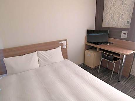 Compact Double Room Non-Smoking