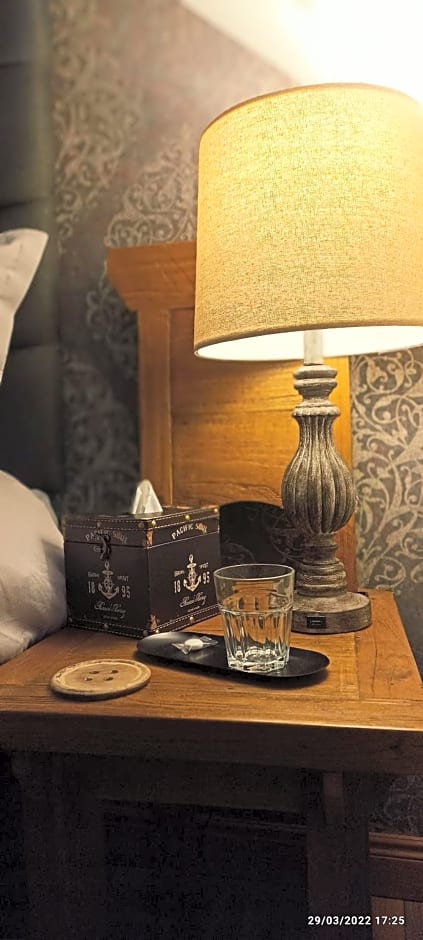 Outlander Boutique B&B King