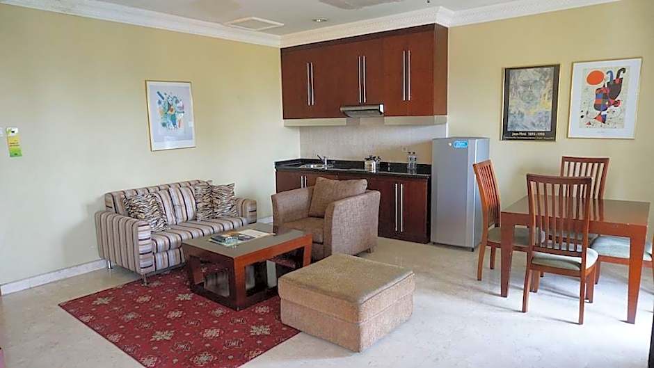 Roosseno Plaza Serviced Apartment