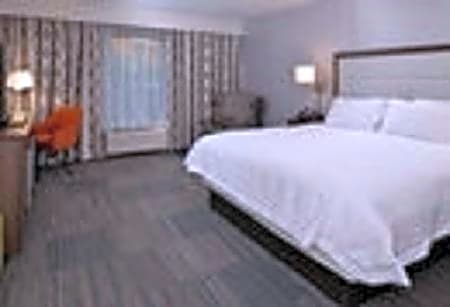 Hampton Inn & Suites Albany-East Greenbush, NY