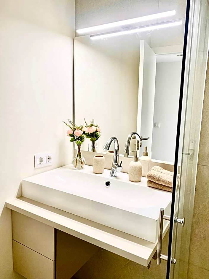 Hotel Apartment with 2-en suite Bedrooms