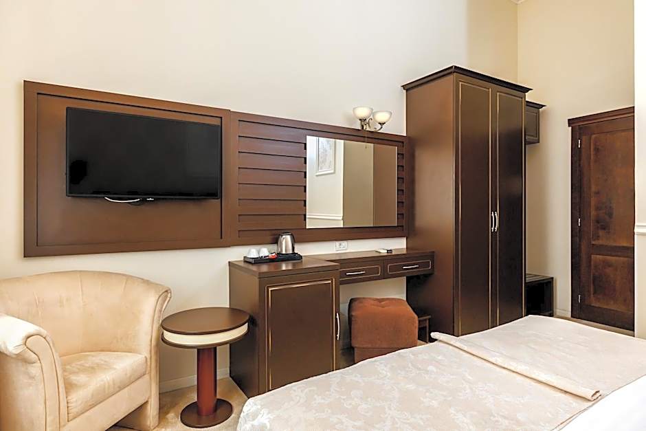 La Strada Boutique Villa