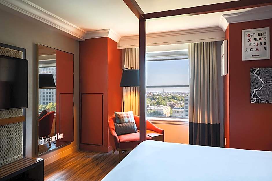 Renaissance Philadelphia Downtown Hotel