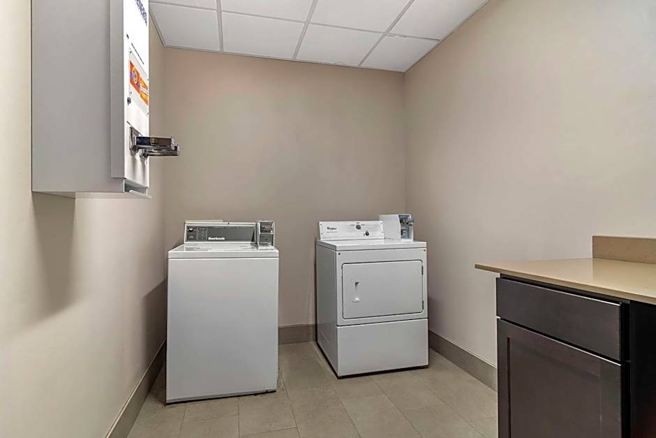 Comfort Inn & Suites Calhoun South