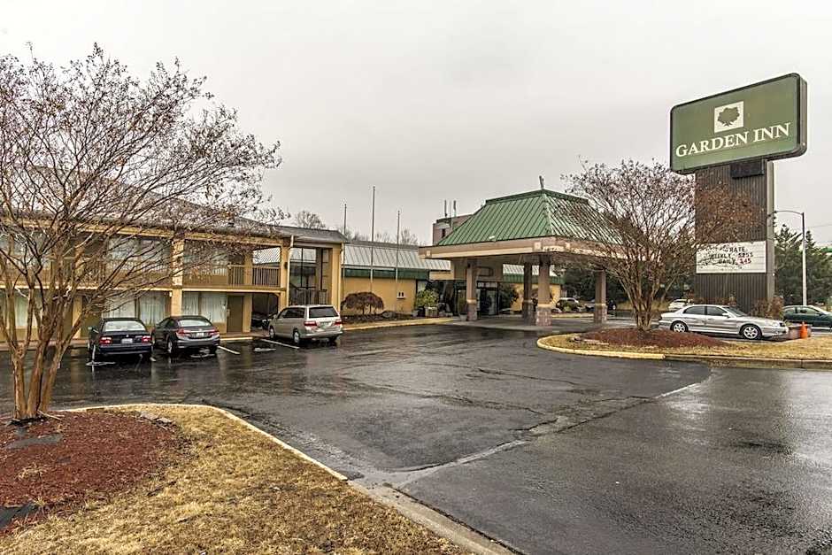 NORTHEAST GARDEN INN.