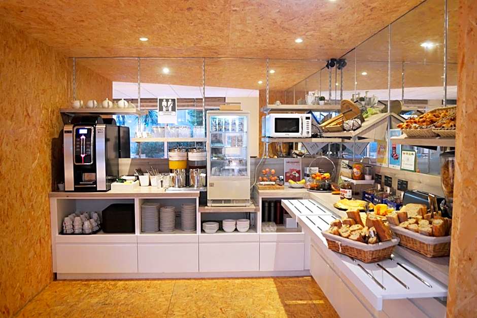 Brit Hotel Le Surcouf