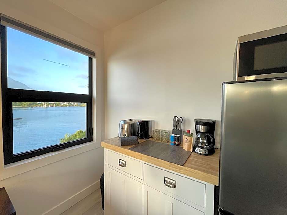 Private Oceanfront Room With Hot Tub & Firepit - Shore Thing