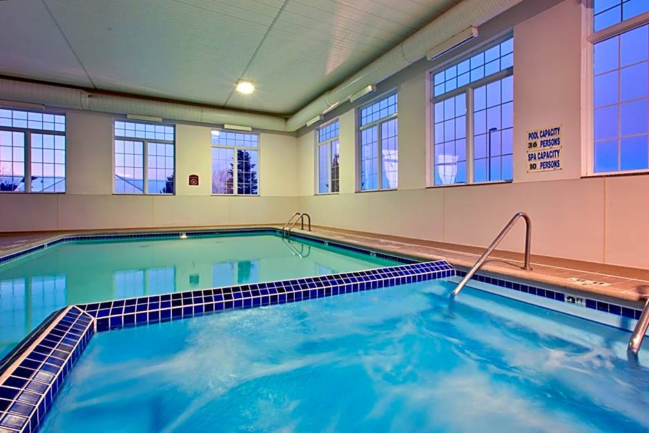 Holiday Inn Express Hotel & Suites Cadillac By IHG