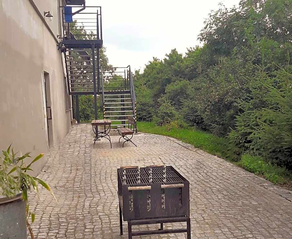 Pokoje Gościnne z łazienkami przy Wrocławiu, darmowy parking