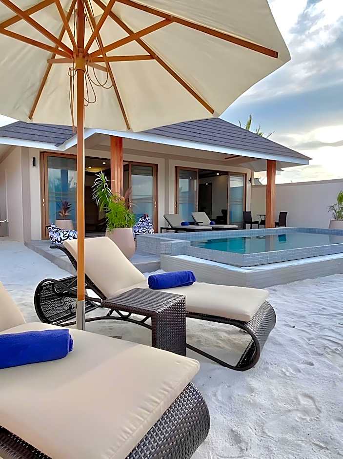 Brennia Kottefaru Maldives