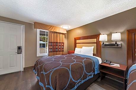 1 Double Bed Nonsmoking Accessible