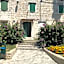 Nirvana Rooms & Apartments
