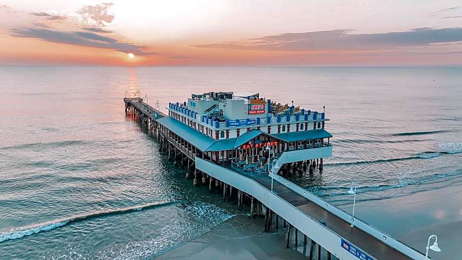 Boardwalk Inn and Suites