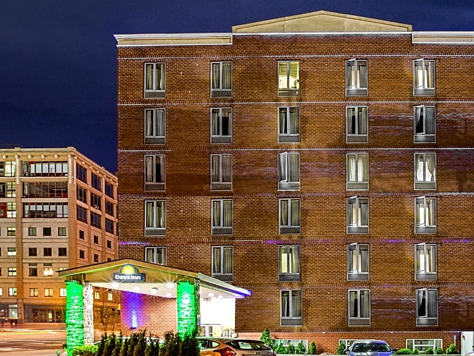 Days Inn Long Island City – New York, NY