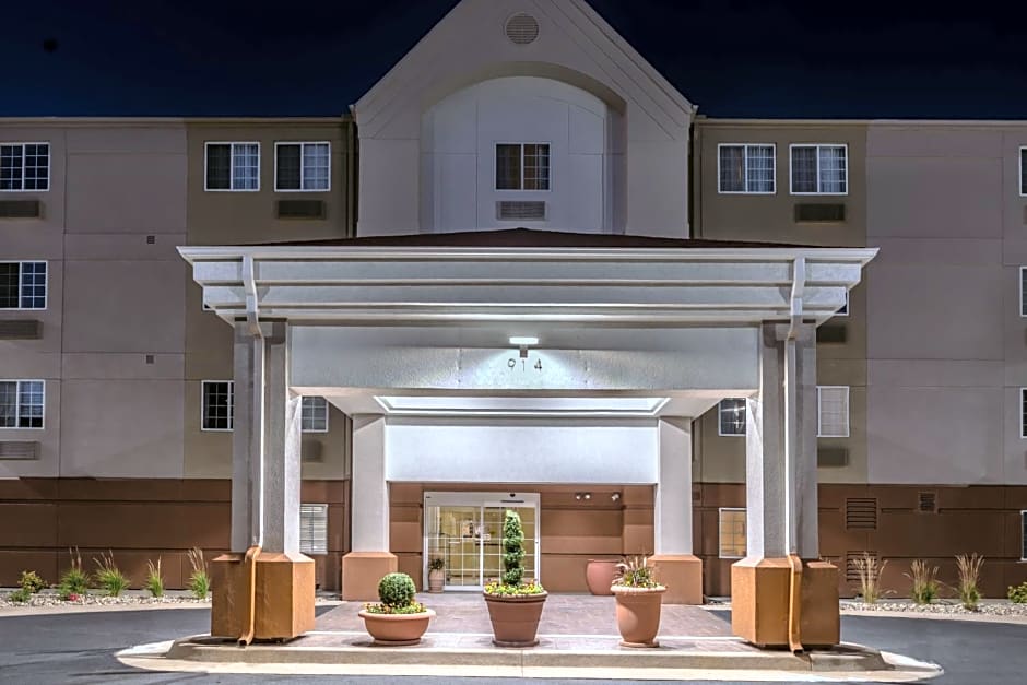 Candlewood Suites Topeka Hotel By IHG