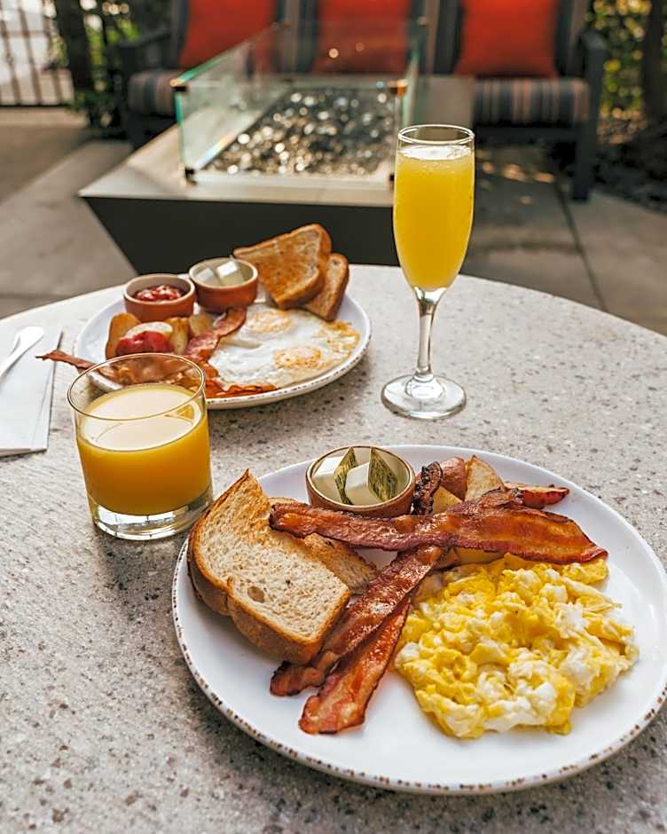 Courtyard by Marriott Los Angeles LAX/Century Boulevard