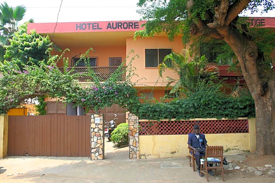 Hotel Aurore Lom