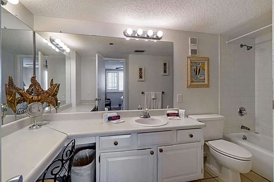 Emerald Oasis, Emerald Oasis- Gulf Front, Great for Families and Close to Destin Harbor!