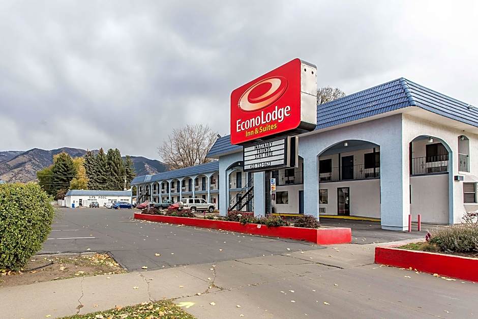 Econo Lodge Inn & Suites Logan