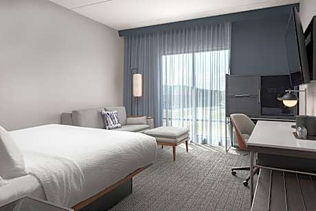 King Room with Bathtub and Sofa Bed - Mobility Access