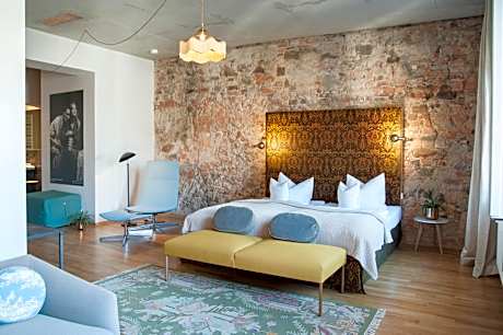 Double Room L with Old Town View